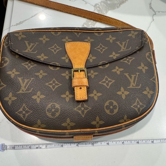 Louis Vuitton Jeune Fille Monogram Vintage Shoulder Bag 100% Authentic - Picture 13 of 16